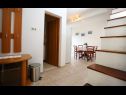 Apartmanok Neda - perfect location & free parking: A1(6), A2(4+1), A3(4+1) Splitska - Brac sziget  - Apartman - A2(4+1): folyosó