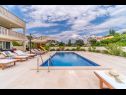 Házak a pihenésre Villa Gold - private pool & grill: H(12+4) Splitska - Brac sziget  - Horvátország  - medence