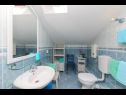 Apartmanok Ana - 50m from Sea: A3(4+1) Supetar - Brac sziget  - Apartman - A3(4+1): fürdőszoba toalettel