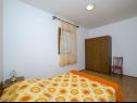 Apartmanok Silvana - economy apartments : A1(4), A3(2+1), A2(2) Supetar - Brac sziget  - Apartman - A3(2+1): hálószoba
