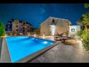 Házak a pihenésre Maria - private pool & parking: H(4+1) Supetar - Brac sziget  - Horvátország  - medence