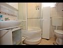 Apartmanok Vrilo- 30m from the sea A1(4+2) Supetar - Brac sziget  - Apartman - A1(4+2): fürdőszoba toalettel