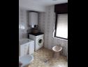 Apartmanok Draga - 15 m from sea: A3(2+1) Mastrinka - Ciovo sziget  - Apartman - A3(2+1): fürdőszoba toalettel