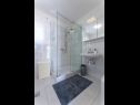 Apartmanok Nick - jacuzzi & seaview: A1(4+1) Mastrinka - Ciovo sziget  - Apartman - A1(4+1): fürdőszoba toalettel