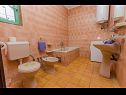 Apartmanok Vinko - 80 m from beach: A1(4+2), A2(4+2) Okrug Gornji - Ciovo sziget  - Apartman - A1(4+2): fürdőszoba toalettel