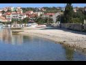 Apartmanok Marina - sea view : SA2(2+1) Okrug Gornji - Ciovo sziget  - strand