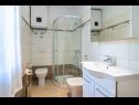 Apartmanok Mici 2 - great loaction and relaxing: SA2(2)  Cres - Cres sziget  - Apartmanstudió - SA2(2) : fürdőszoba toalettel