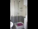 Apartmanok Ivo A2(2)-Đurđa, A1(4+1)-Ines, A3(4+1)-Vilma Crikvenica - Riviera Crikvenica  - Apartman - A1(4+1)-Ines: fürdőszoba toalettel