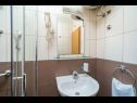 Apartmanok Pavo - comfortable with parking space: A1(2+3), SA2(2+1), A3(2+2), SA4(2+1), A6(2+3) Cavtat - Riviera Dubrovnik  - Apartmanstudió - SA2(2+1): fürdőszoba toalettel