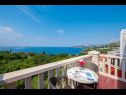 Apartmanok és szobák Villa Bouganvillea - sea view & garden: A1 Deluxe (2+1), A2 Superior (2+1), A3 Comfort (2+1), A4 Premium (2+1), R1 Deluxe (2), R2 Comfort (2) Mlini - Riviera Dubrovnik  - Apartman - A4 Premium (2+1): a terasz kilátása