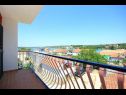 Apartmanok Ljube - quiet location & close to the beach: A1(4+1), A2(4+1), A3(2+1), A4(4) Loviste - Félsziget Peljesac  - Apartman - A1(4+1): a balkon kilátása