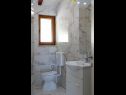 Házak a pihenésre Three holiday homes: H1 Azur (4), H2 Wood (4), H3 Ston (4+2) Orebic - Félsziget Peljesac  - Horvátország  - H1 Azur (4): toalett