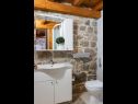 Házak a pihenésre Three holiday homes: H1 Azur (4), H2 Wood (4), H3 Ston (4+2) Orebic - Félsziget Peljesac  - Horvátország  - H2 Wood (4): fürdőszoba toalettel