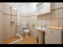 Apartmanok Perka - peaceful and quiet: A2(2+2), A1(2+1) Vrboska - Hvar sziget  - Apartman - A1(2+1): fürdőszoba toalettel