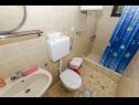 Apartmanok Maca - seafront: A1(5), A2(6+1) Öböl Zarace (Gdinj) - Hvar sziget  - Apartman - A1(5): fürdőszoba toalettel