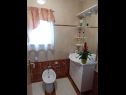 Apartmanok Zdravko: A1(2+2), A2(2+2) Fazana - Isztrián  - Apartman - A2(2+2): fürdőszoba toalettel