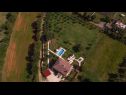 Házak a pihenésre Kova - private pool: H(8+2) Liznjan - Isztrián  - Horvátország  - vegtáció (ház és környéke)