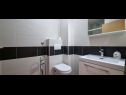 Apartmanok Real - 10 m from sea : A7(2+2), A8(2+2) Medulin - Isztrián  - Apartman - A7(2+2): fürdőszoba toalettel