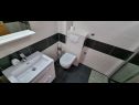 Apartmanok Real - 10 m from sea : A7(2+2), A8(2+2) Medulin - Isztrián  - Apartman - A8(2+2): fürdőszoba toalettel