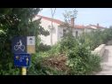 Apartmanok Insula Insule - rustic & peaceful: SA1(2+1), SA2(2+1) Skrbcici - Krk sziget  - részlet (ház és környéke)