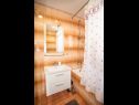 Apartmanok Anđelko - air conditioning: A1(6+2), A2(6+2) Baska Voda - Riviera Makarska  - Apartman - A2(6+2): fürdőszoba toalettel