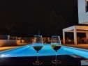 Apartmanok Villa Esse - heated pool & seaview: A1(2+2), A2(4+2), A3(2+2), A4(4+2), A5(2+2) Baska Voda - Riviera Makarska  - medence