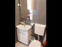 Apartmanok Ante - seaview A1(5), SA2(3), SA3(2+1) Brela - Riviera Makarska  - Apartmanstudió - SA2(3): fürdőszoba toalettel