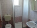  Maza - with seaview & parking: R1(2+1), R2(2) Brela - Riviera Makarska  - Szoba - R1(2+1): fürdőszoba toalettel