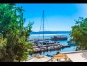 Apartmanok és szobák Hope - 30m to the sea & seaview: R1(3), R3(3), A2(3), A4(4) Brela - Riviera Makarska  - kilátás a tengerre (ház és környéke)