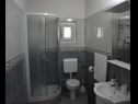 Apartmanok Doris - entire floor & sea view : A1(5) Gradac - Riviera Makarska  - Apartman - A1(5): fürdőszoba toalettel
