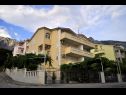 Apartmanok Ivi - big parking and courtyard SA2(3), SA4(2+1), SA3(2+1), SA5(2+1), SA6(2+1) Makarska - Riviera Makarska  - ház