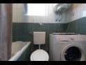 Apartmanok Vese - quiet area: A1(4+2) Makarska - Riviera Makarska  - Apartman - A1(4+2): fürdőszoba toalettel