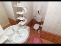 Apartmanok Angel - nice garden: A1(4), SA(2) Makarska - Riviera Makarska  - Apartman - A1(4): fürdőszoba toalettel