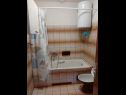 Apartmanok Bila - 15m from the sea: A1(6) Tisno - Murter sziget  - Apartman - A1(6): fürdőszoba toalettel
