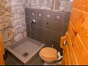 Házak a pihenésre Mario - with pool: H(6+2) Gata - Riviera Omis  - Horvátország  - H(6+2): fürdőszoba toalettel