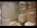 Házak a pihenésre Kuzma - sea view H(8+2) Lokva Rogoznica - Riviera Omis  - Horvátország  - H(8+2): fürdőszoba toalettel