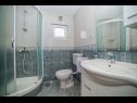 Apartmanok Saga 2 - with swimming pool A6(4+1), A7 (2+2), A8 (4+1) Lokva Rogoznica - Riviera Omis  - Apartman - A6(4+1): fürdőszoba toalettel