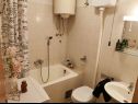 Apartmanok Jozo - with terrace : A1(2+2) Omis - Riviera Omis  - Apartman - A1(2+2): fürdőszoba toalettel