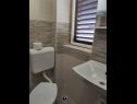 Apartmanok Nives - great location: A1(6), A5(2), A6(2), A7(2), A2(4), A3(3), A4(3) Novalja - Pag sziget  - Apartman - A2(4): fürdőszoba toalettel