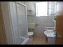 Apartmanok Sime - 800 m from sea: A1(2+2), A2(2+2), A3(2+2), A4(4+2) Novalja - Pag sziget  - Apartman - A1(2+2): fürdőszoba toalettel