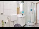 Apartmanok Adria - seafront & seaview: A1 Adriana (2+1), A2 Enzo (2+1) Lukovo Sugarje - Riviera Senj  - Apartman - A2 Enzo (2+1): fürdőszoba toalettel
