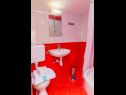 Apartmanok Dari - near beach: A1(7), SA2(2), SA3(2) Rogoznica - Riviera  Sibenik  - Apartman - A1(7): fürdőszoba toalettel