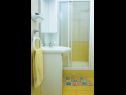 Apartmanok Marija - by the sea: A4(2+2), A5(2+2) Rogoznica - Riviera  Sibenik  - Apartman - A5(2+2): fürdőszoba toalettel