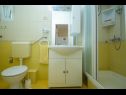 Apartmanok Marija - by the sea: A4(2+2), A5(2+2) Rogoznica - Riviera  Sibenik  - Apartman - A5(2+2): fürdőszoba toalettel