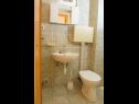 Apartmanok Tonci - by the sea: A2(4), A3(4) Rogoznica - Riviera  Sibenik  - Apartman - A3(4): fürdőszoba toalettel