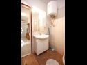 Apartmanok Rosemary - gorgeous garden : A1(4+1), A2(4+1) Rogoznica - Riviera  Sibenik  - Apartman - A2(4+1): fürdőszoba toalettel