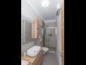 Apartmanok Ivan - with jacuzzi A1(4+1) Sibenik - Riviera  Sibenik  - Apartman - A1(4+1): fürdőszoba toalettel