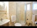 Apartmanok Lasan - 150 m from sea: A1(4), A2(4) Vodice - Riviera  Sibenik  - Apartman - A2(4): fürdőszoba toalettel