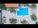 Házak a pihenésre Ivy - with outdoor swimming pool: H(4+2) Vodice - Riviera  Sibenik  - Horvátország  - medence
