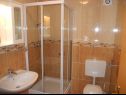 Apartmanok Maca - seaview & private parking: A1(2+1), A2(3+1), A3(3+2), SA4(2), A5(3+1), A6(3+2), SA7(2) Zablace - Riviera  Sibenik  - Apartman - A3(3+2): fürdőszoba toalettel